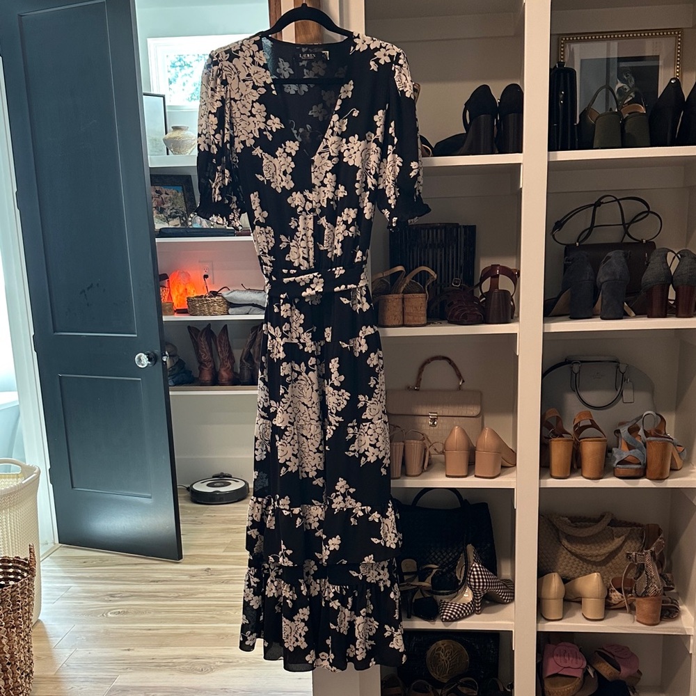 Lauren Ralph Lauren Floral Belted Midi Dress - size 8. - Picture 4 of 16